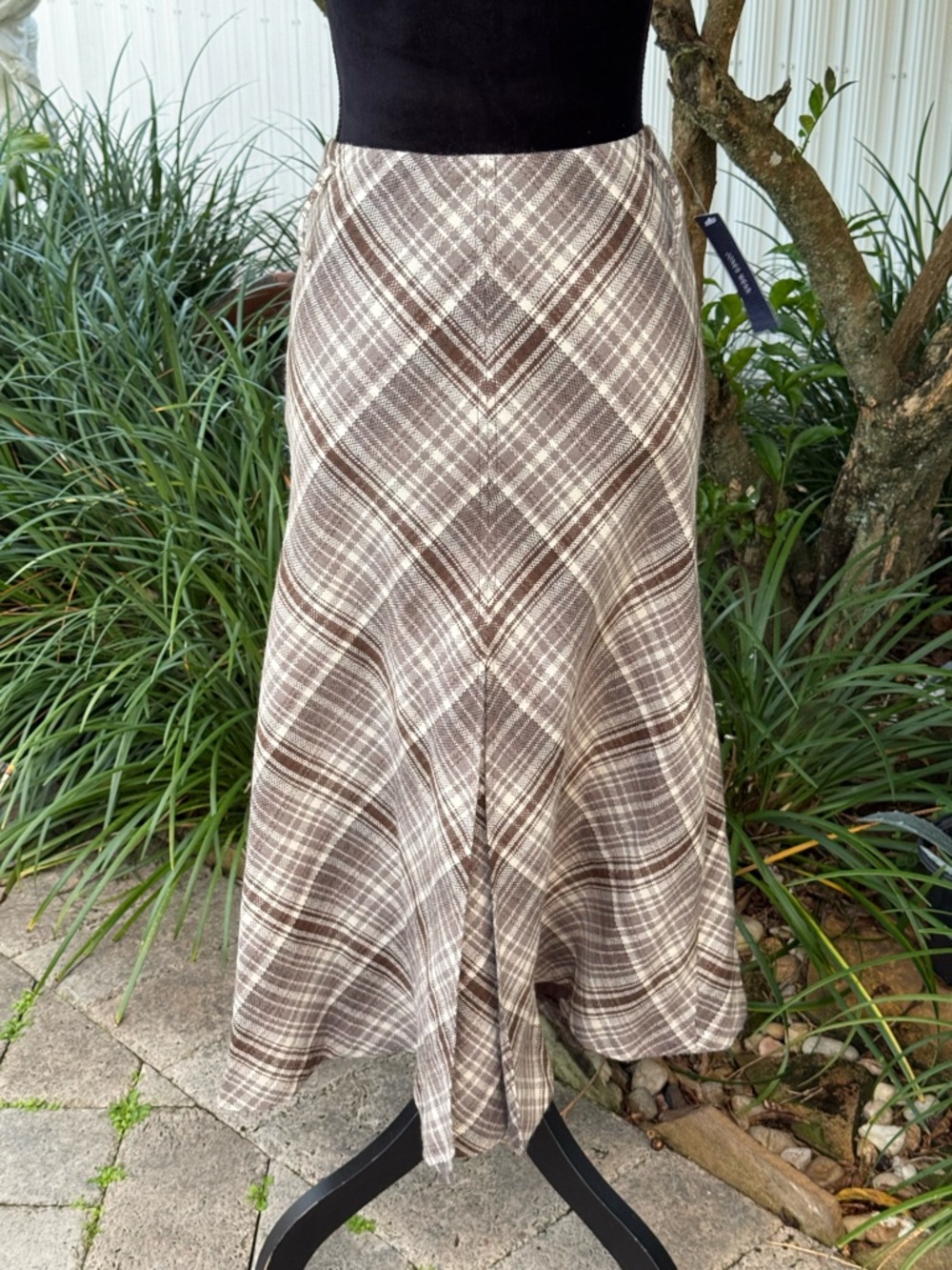 Jones Wear vintage Brown and Cream Plaid A-Line Midi Skirt with Flared Hem